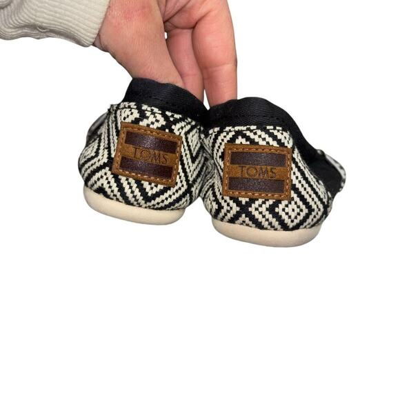 Tom’s Geometric Black White Diamond Slip On Flats Womens 5 Comfort Casual Hippie - Picture 4 of 10